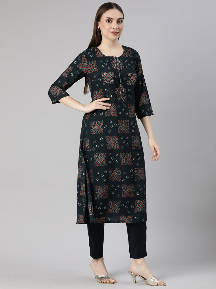 Neerus Blue printed geometric suit set - back view