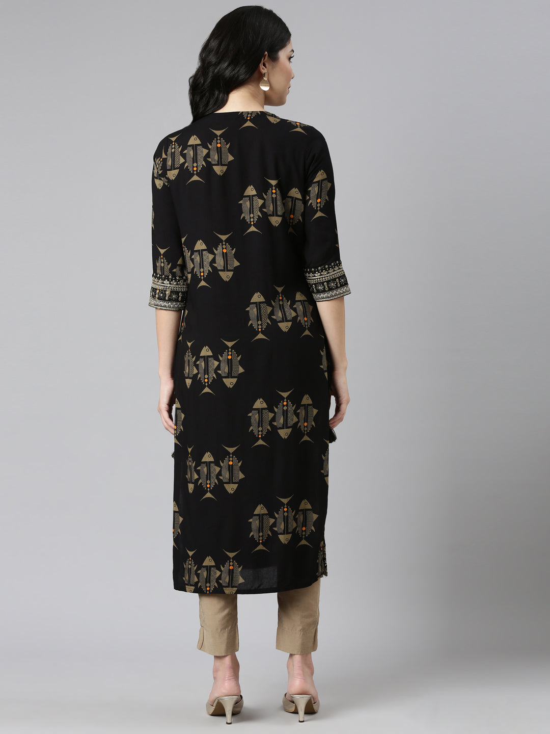 Neerus Black Regular Straight Printed Kurtas