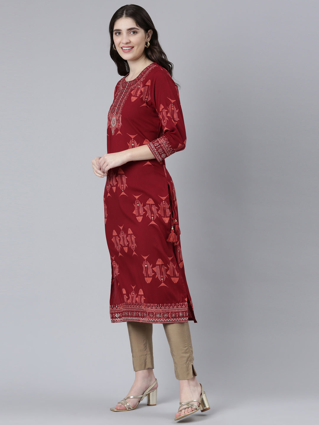 Neeru's Maroon Regular Straight Printed Kurtas