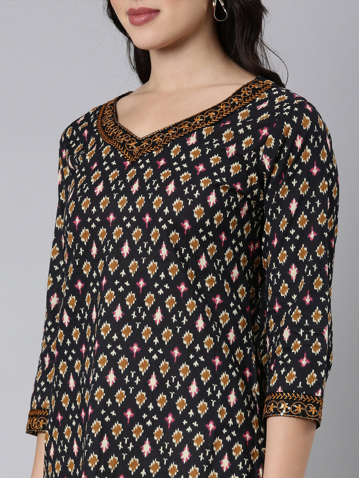 Neerus Black Regular Straight Woven Design Kurtas