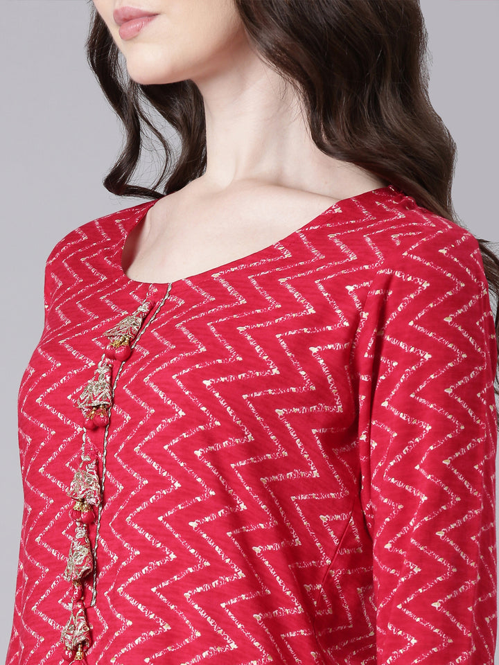 Neerus Magenta Casual Chevron Straight Kurtas
