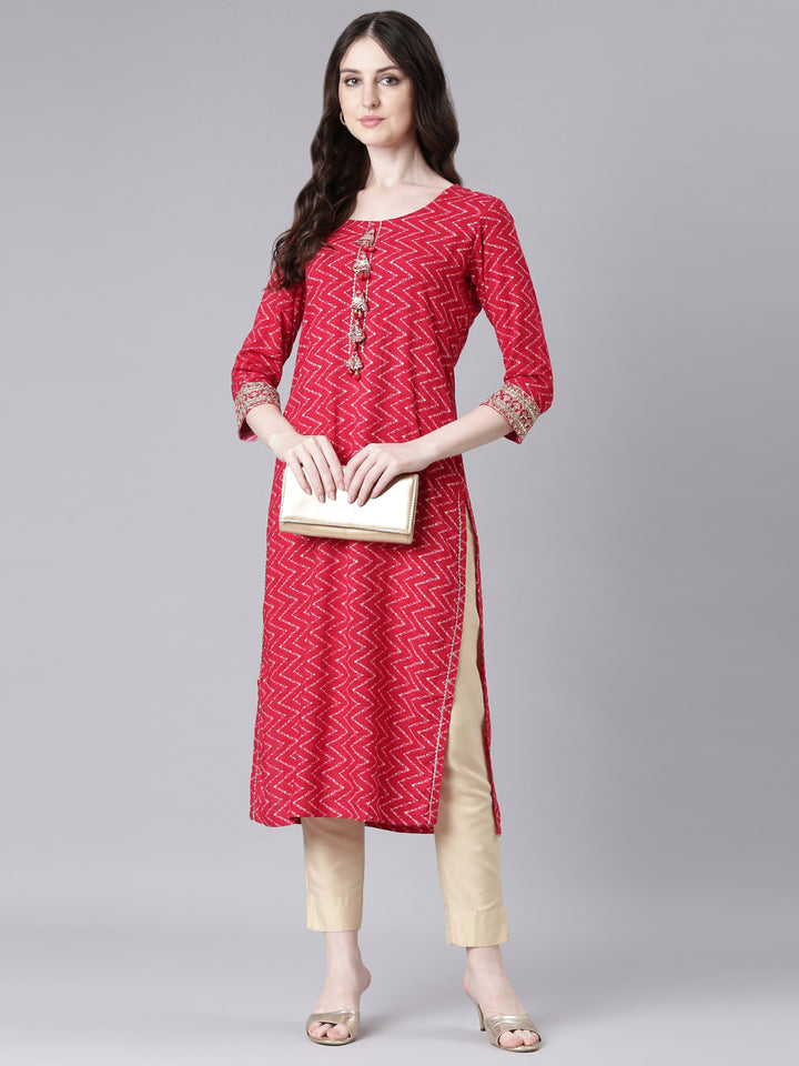 Neerus Magenta Casual Chevron Straight Kurtas