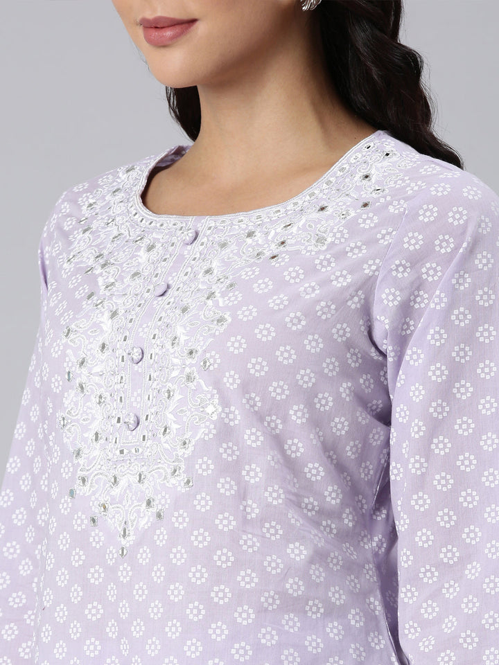 Neerus Purple georgette panelled straight suit set - detail view 2