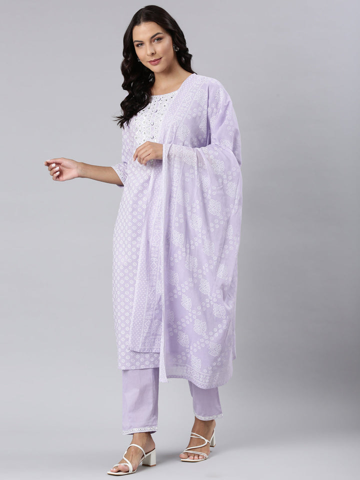 Neerus Purple georgette panelled straight suit set - detail view 3