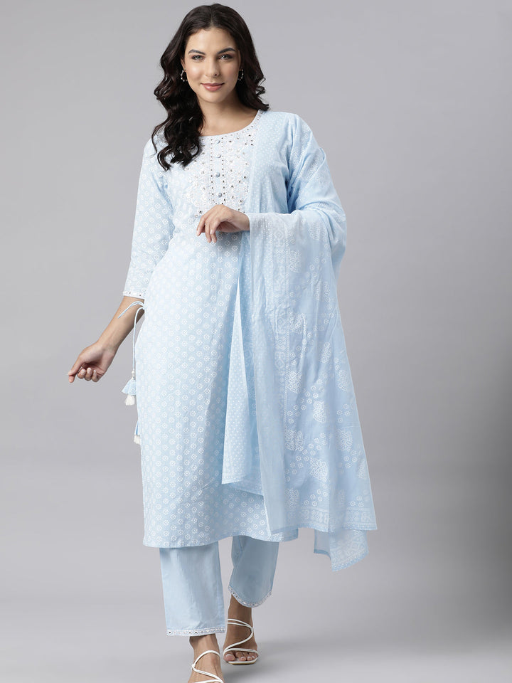 Neerus Blue panelled straight kurta suit set with dupatta - detail view 3