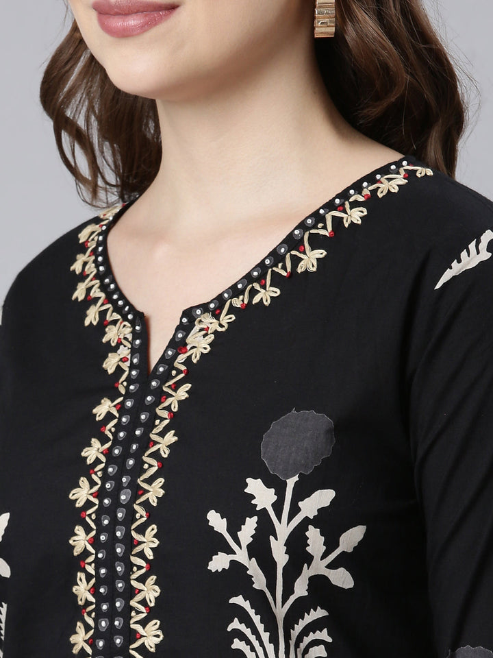Neerus Black printed floral suit set panelled straight - back view