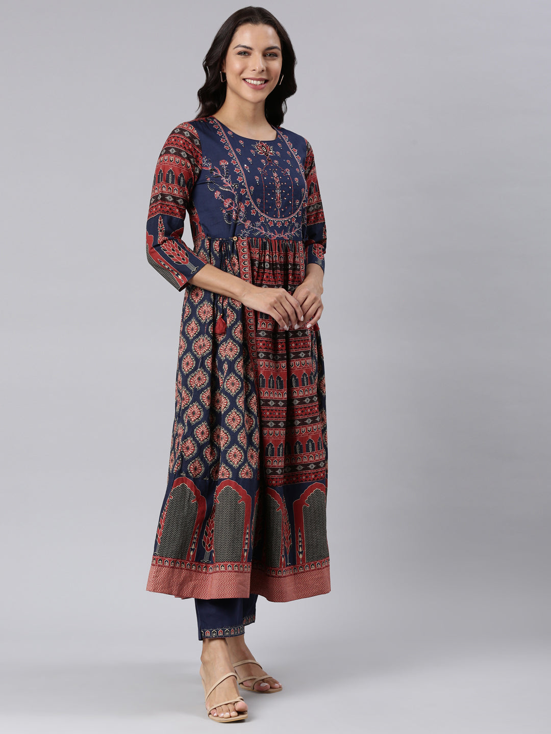 Neerus Blue printed panelled suit set - side view