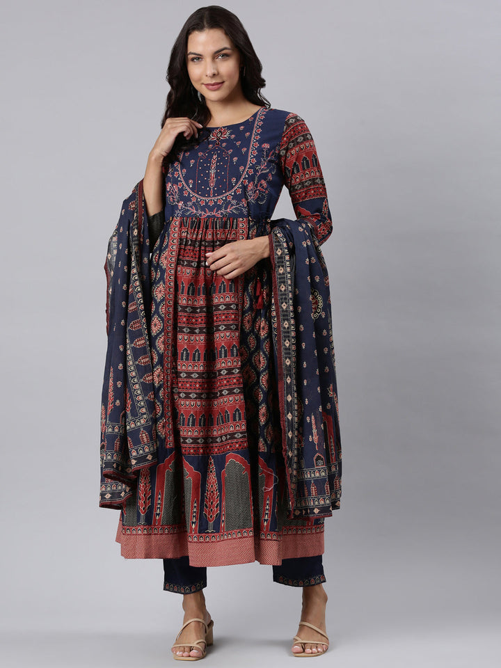 Neerus Blue printed panelled suit set - detail view 3
