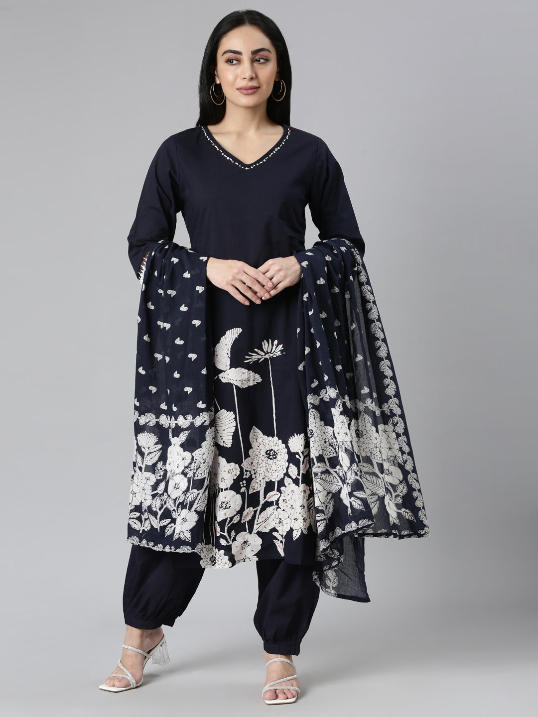 Neerus Blue solid straight suit set kurta trouser dupatta - detail view 2