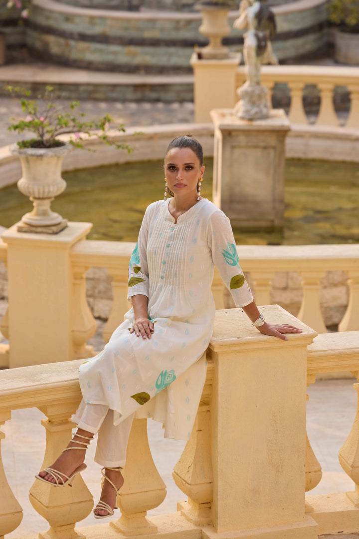 Neerus Ferozi Printed Straight Kurta and Trousers