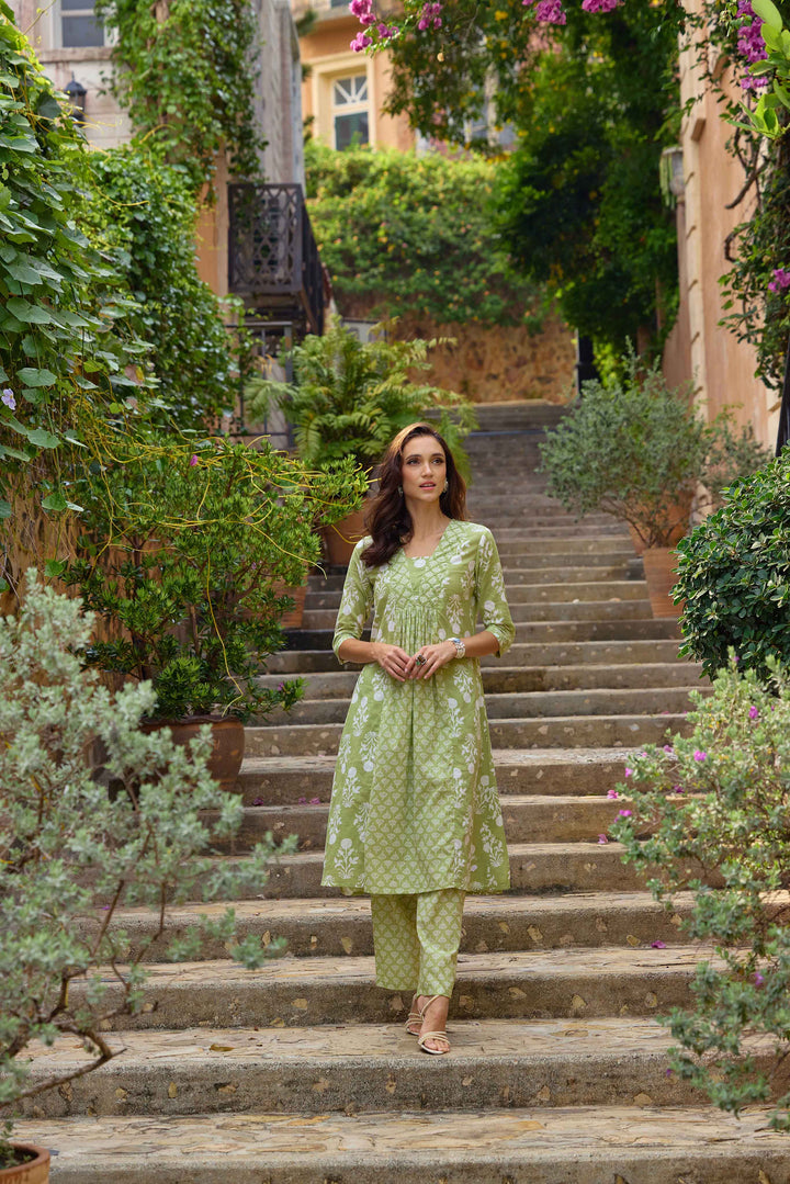Neerus Green Printed Straight Kurta and Trousers