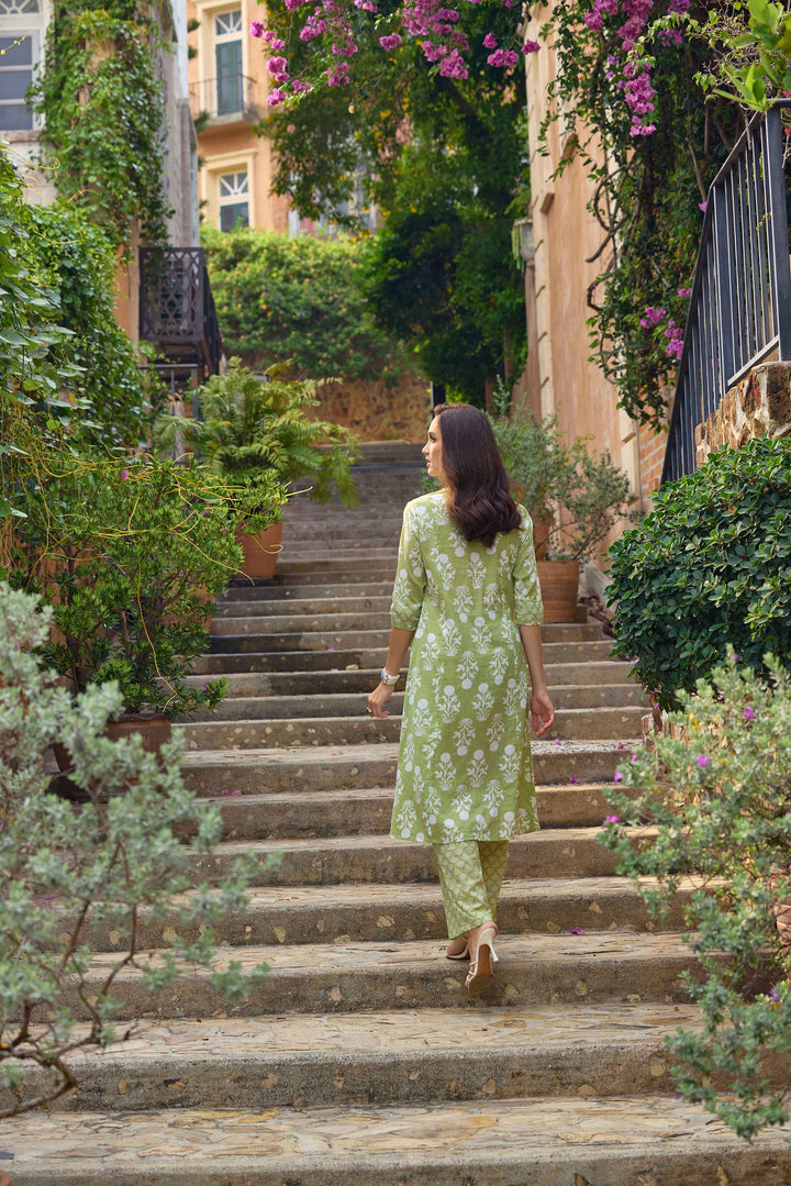 Neerus Green Printed Straight Kurta and Trousers