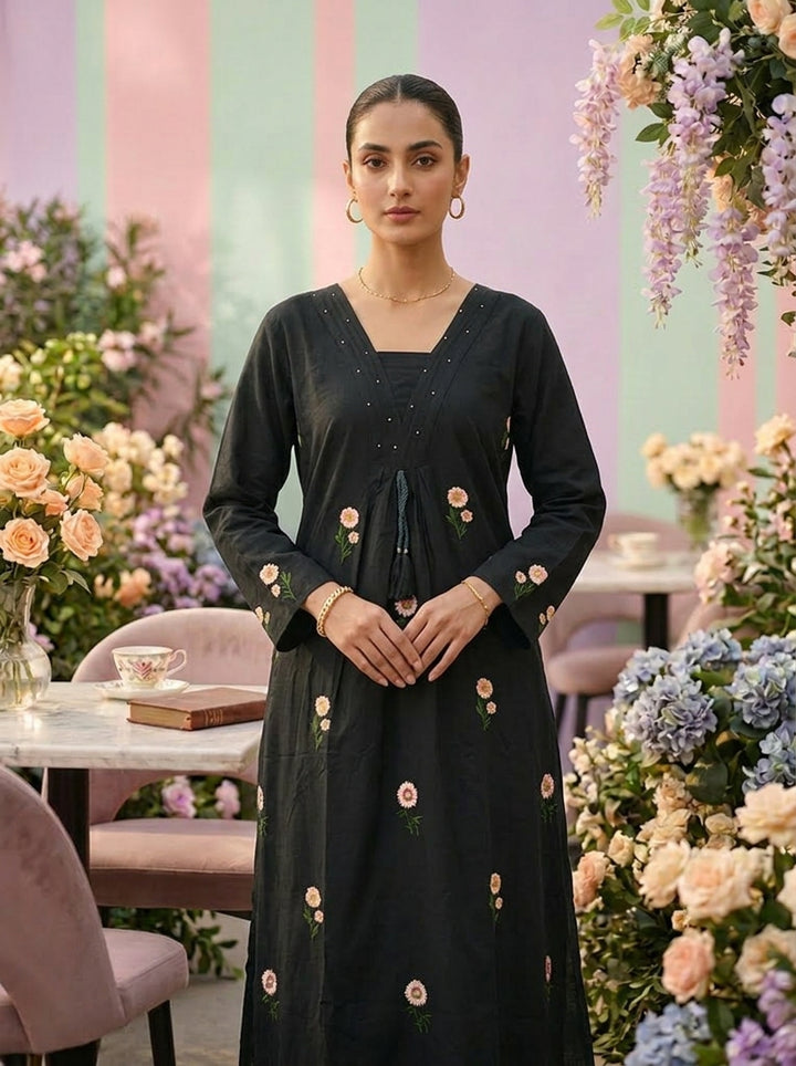 Neerus Green cotton hand embroidered suit set - detail view 2