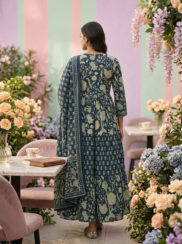 Neerus Green cotton printed suit set - back view