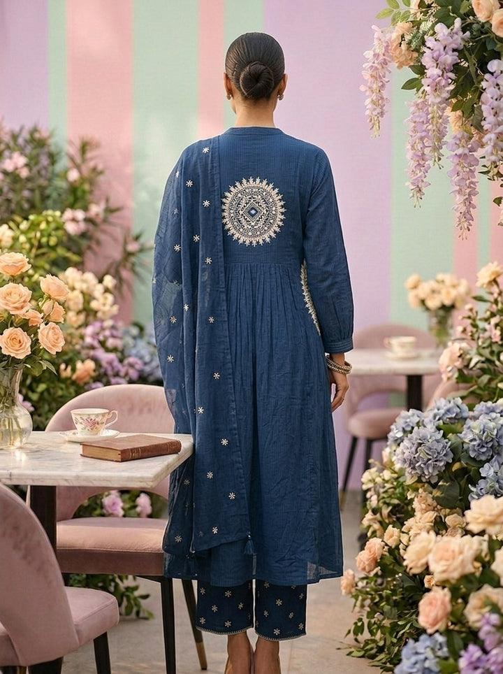 Neerus Blue cotton straight suit set - back view