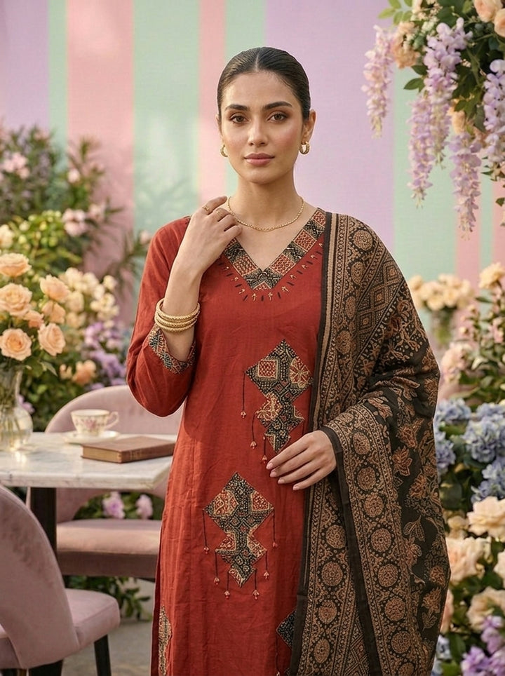 Neerus Maroon cotton printed suit set - detail view 1