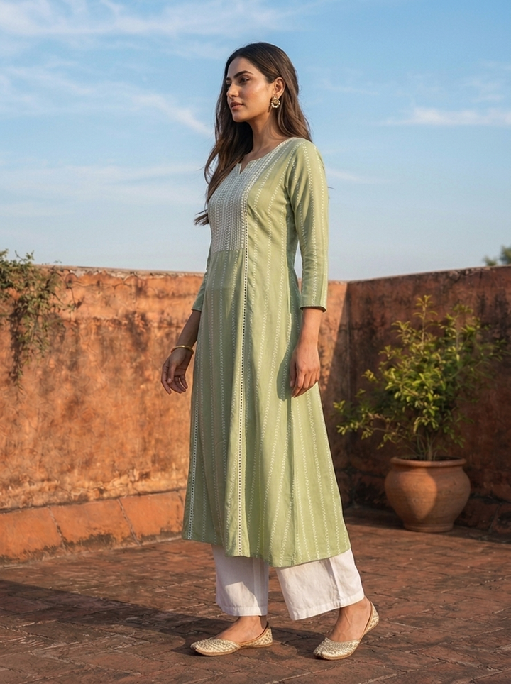 Pista Rayon Vertical Geometric Printed Kurta