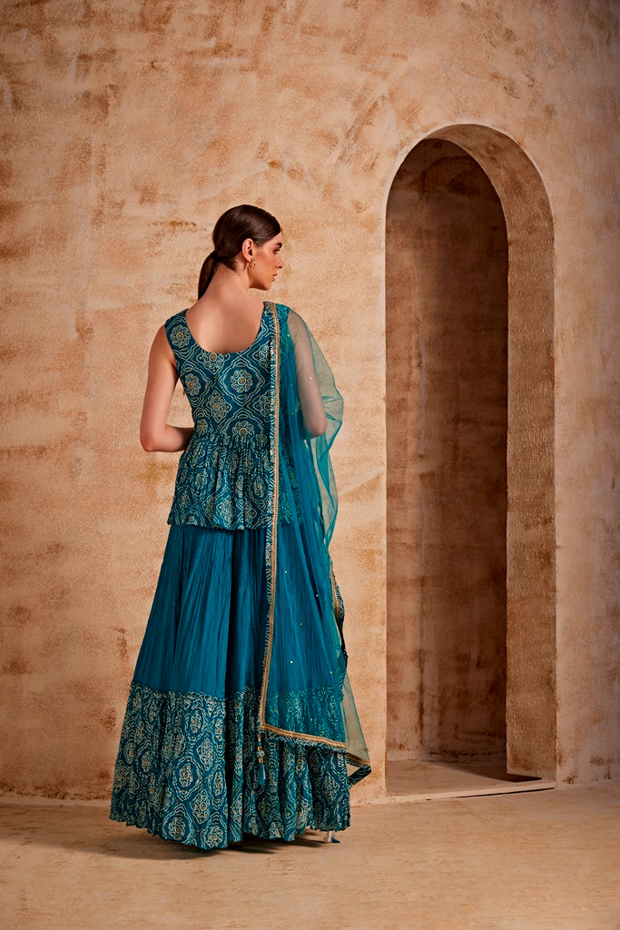 Neerus Green silk embroidered suit set - detail view 1