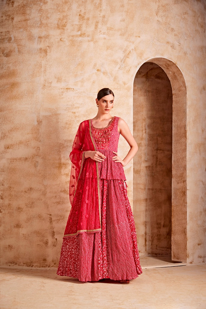 Neerus Red straight suit set - front view