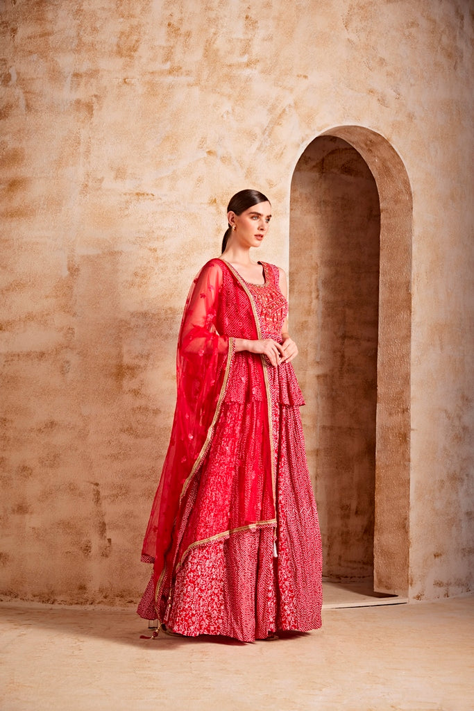 Neerus Red straight suit set - back view