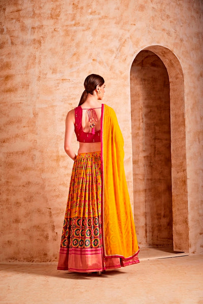 NEERU'S WOMEN MAGENTA COLOR, SILK FABRIC GHAGRA SET