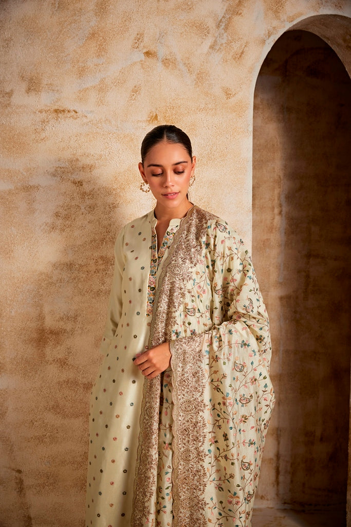 Neerus Green cotton printed suit set - front view