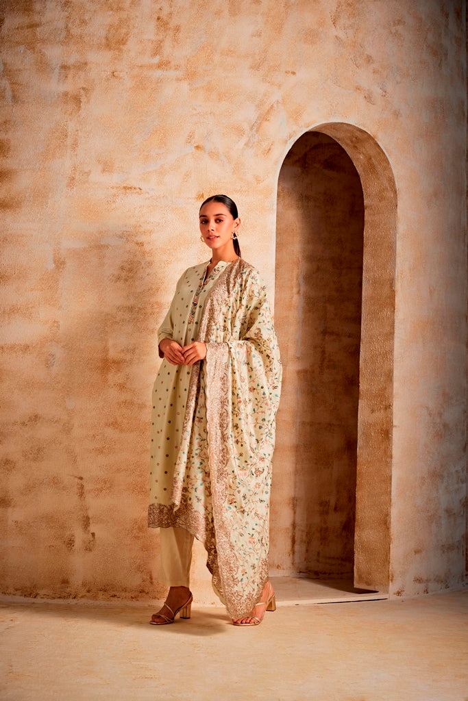 Neerus Green cotton printed suit set - side view