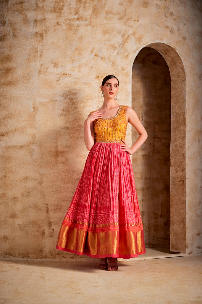 Neerus Pink suit set - front view