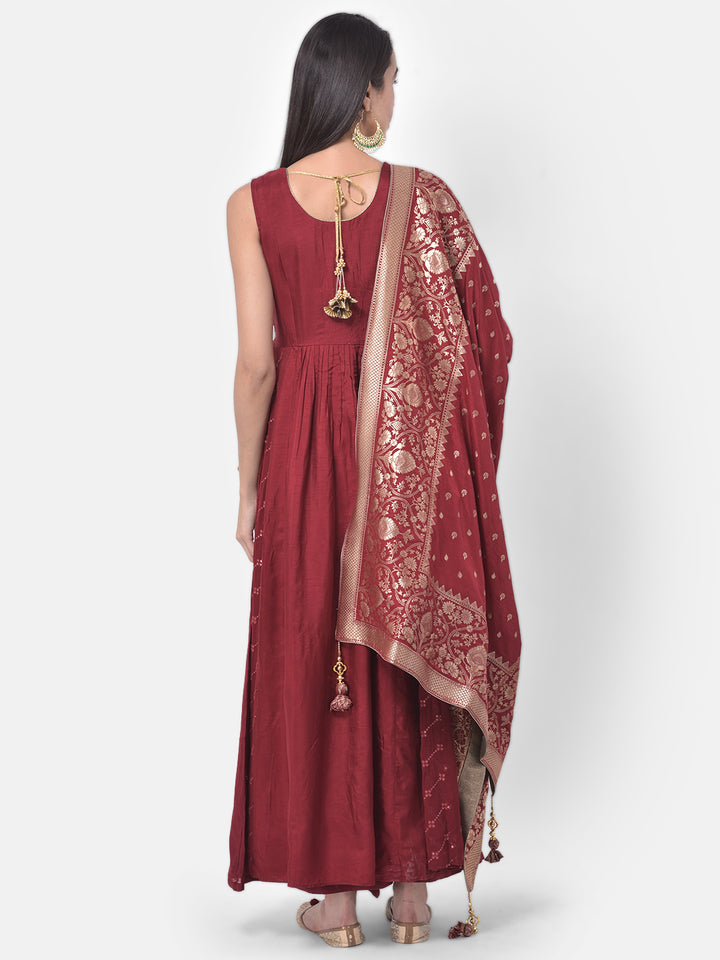 Neerus Maroon Banarasi woven kurta set - detail view 1