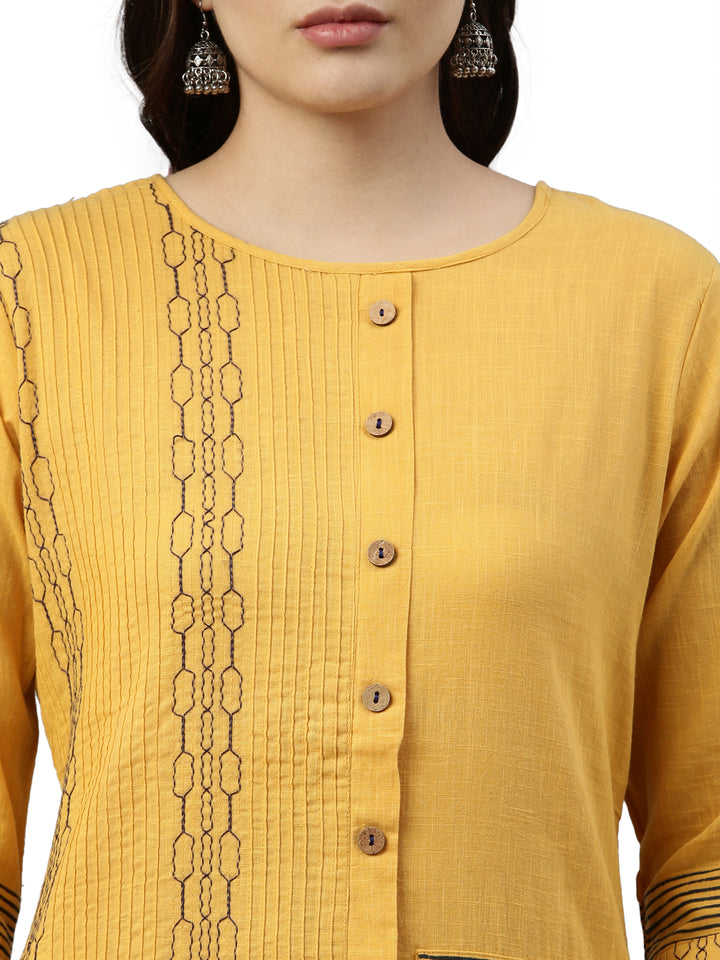 Neerus Yellow slub cotton solid kurta - back view