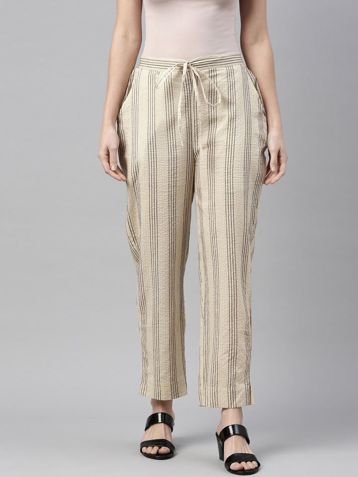 Neerus Beige Color Pants