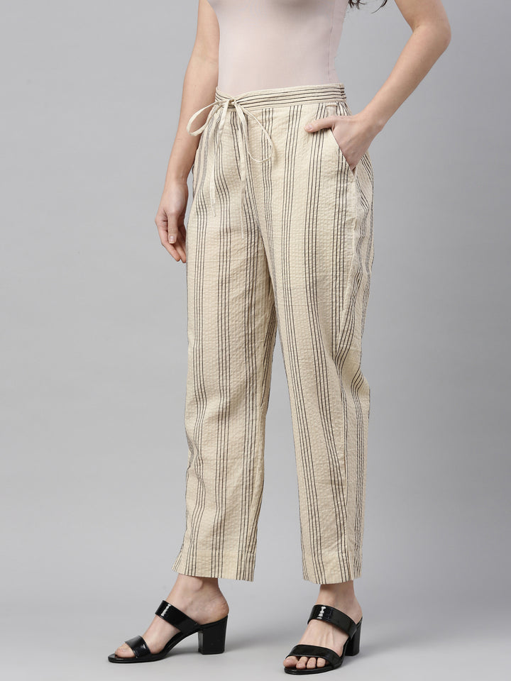 Neerus Beige Color Pants
