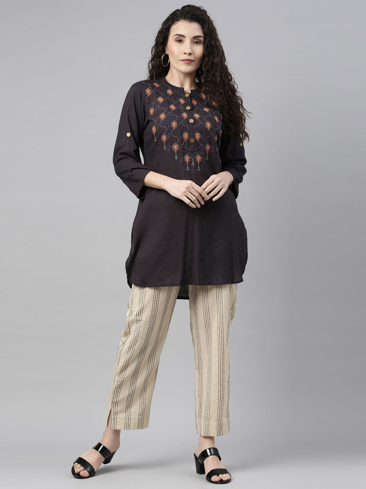 Neerus Beige Color Pants