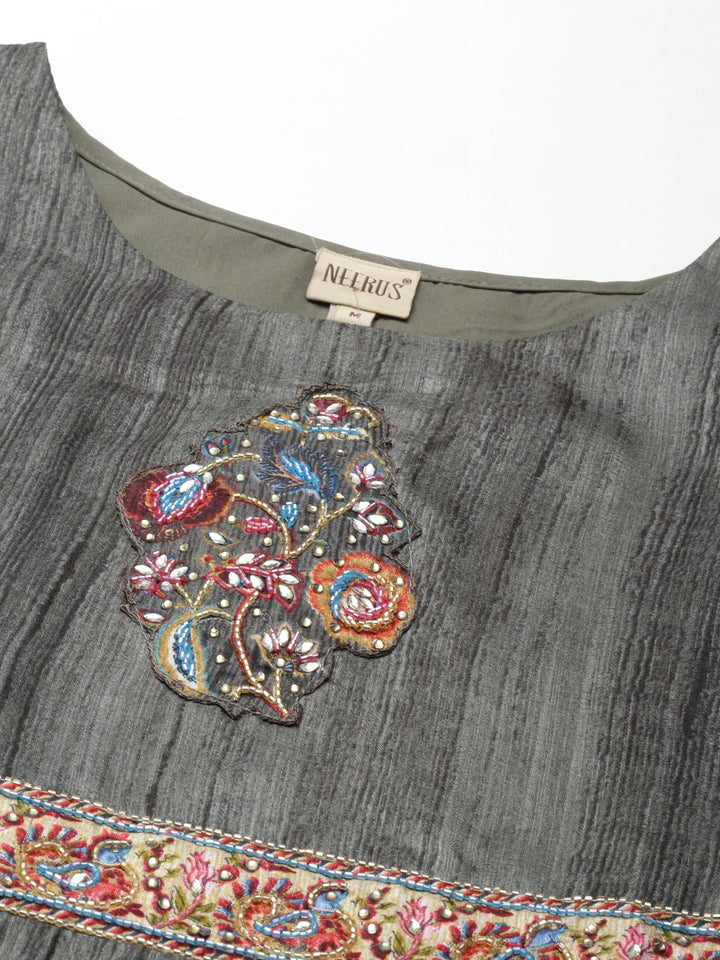 Neerus Olive Curved Casual Embroidered Maxi Dress