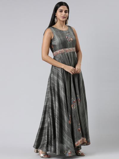 Neerus Olive Curved Casual Embroidered Maxi Dress