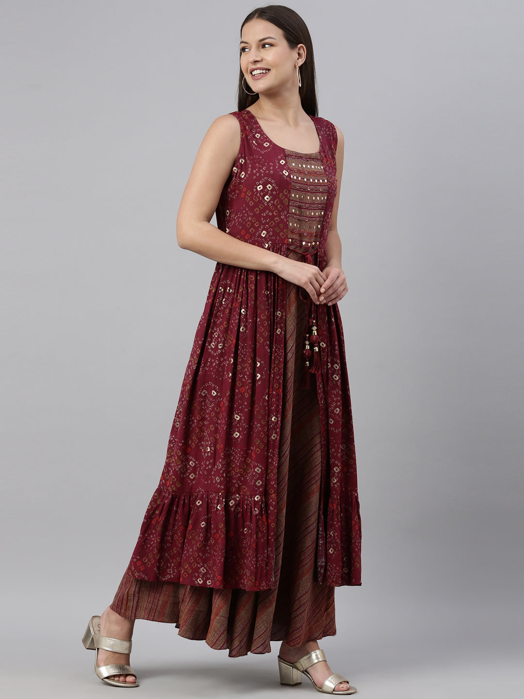 Neerus Maroon rayon solid kurta - side view