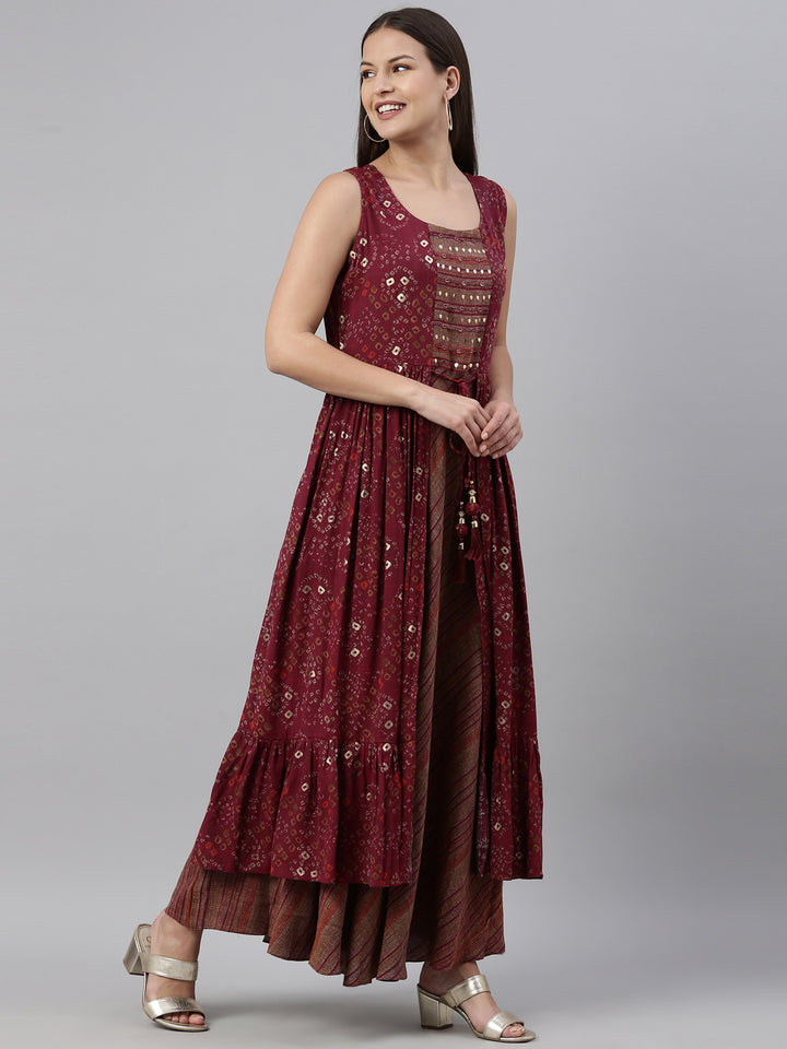 Neerus Maroon rayon solid kurta - side view