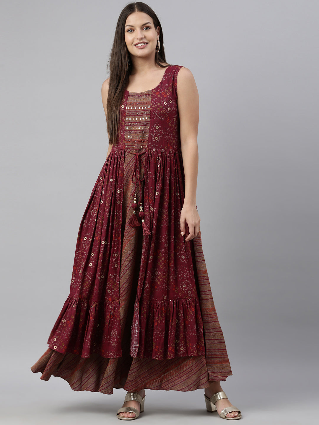 Neerus Maroon rayon solid kurta - detail view 2