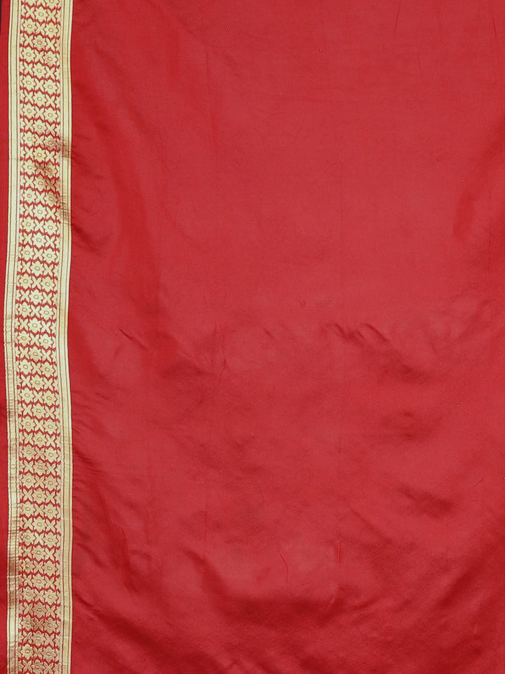 Neerus Red Textured Saree With Blouse