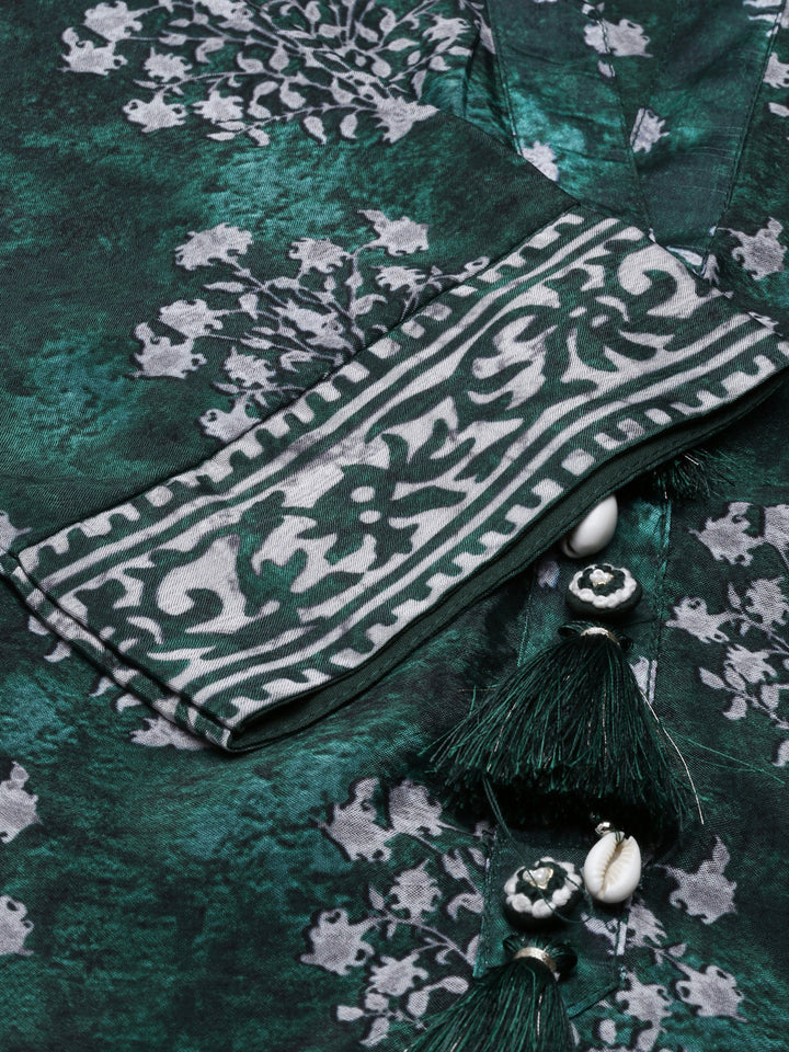 Neerus Green Curved Regular Crepe Kurtas