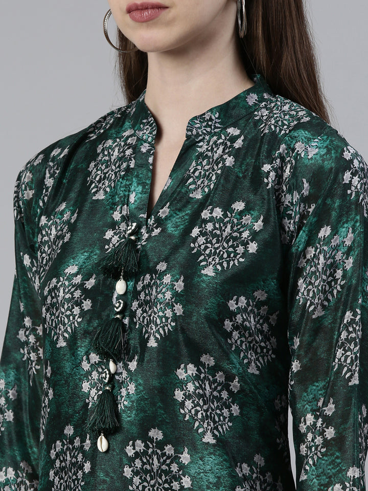 Neerus Green Curved Regular Crepe Kurtas