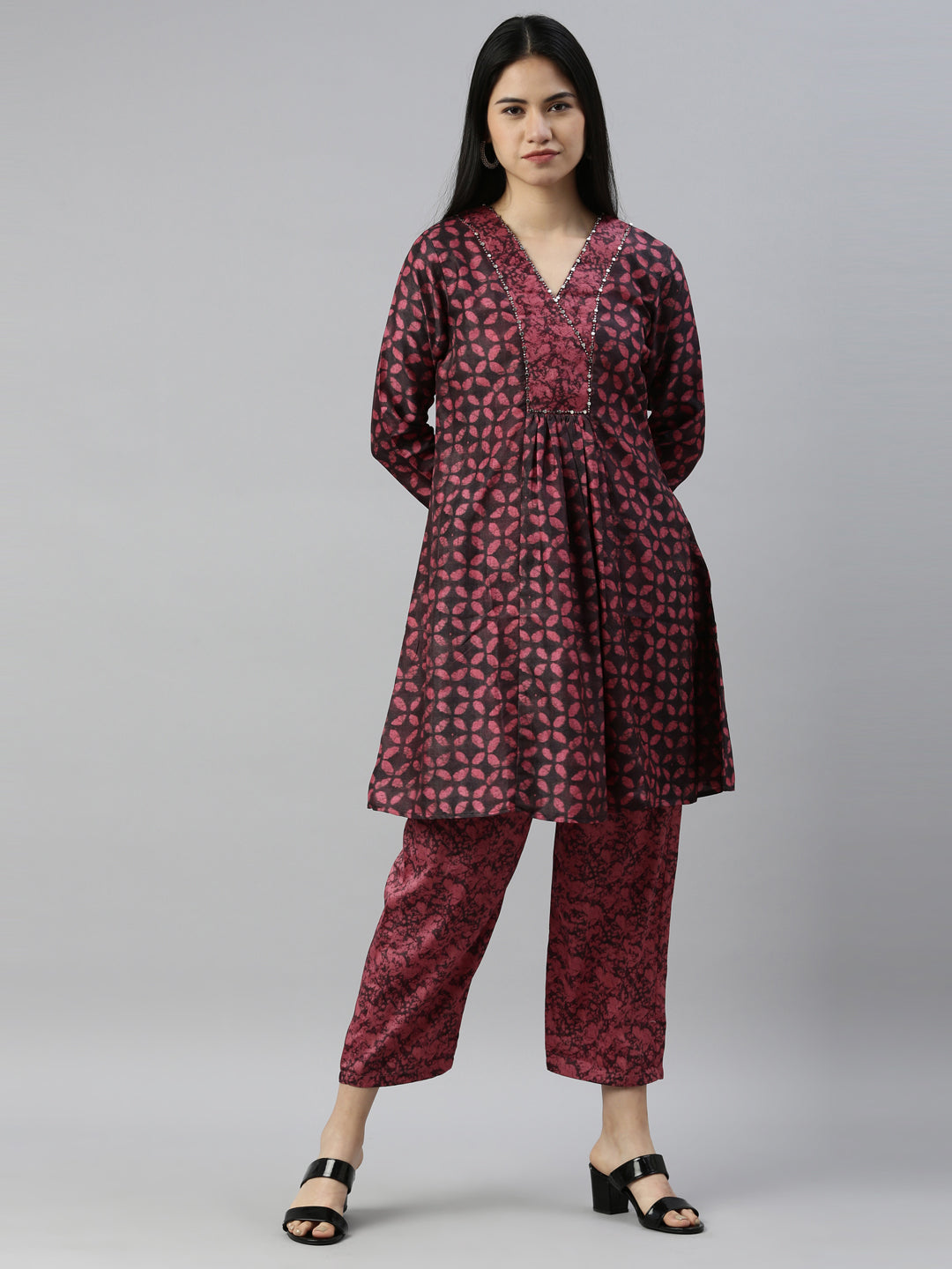 Neeru'S MAGENTA Color MODEL Fabric Suit Set
