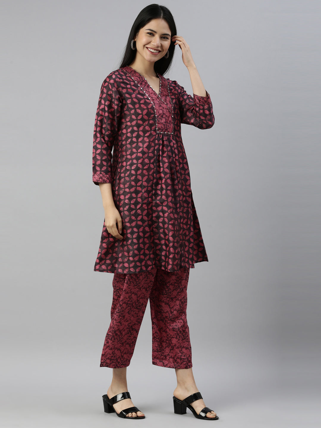 Neeru'S MAGENTA Color MODEL Fabric Suit Set