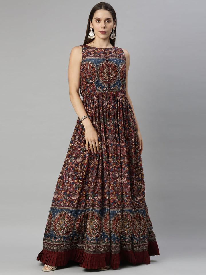 Neerus Maroon silk gown - detail view 3