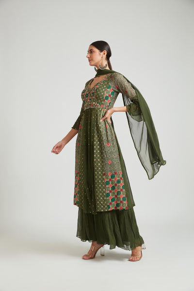 Neeru's B Green Color Georgette Fabric Salwar Kameez