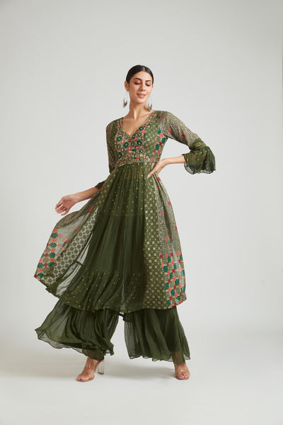Neeru's B Green Color Georgette Fabric Salwar Kameez