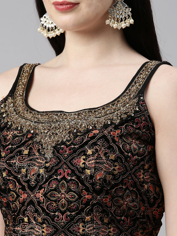Neerus Green Banarasi woven lehenga choli set - detail view 8
