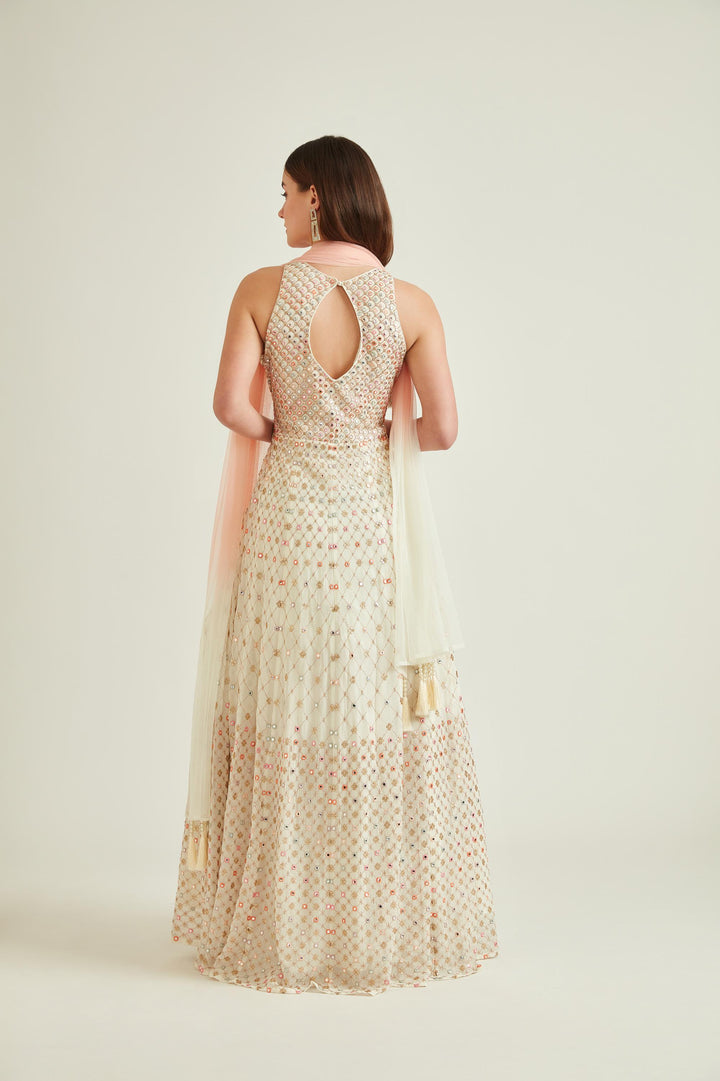 Neerus White georgette embellished kurta with dupatta - back view