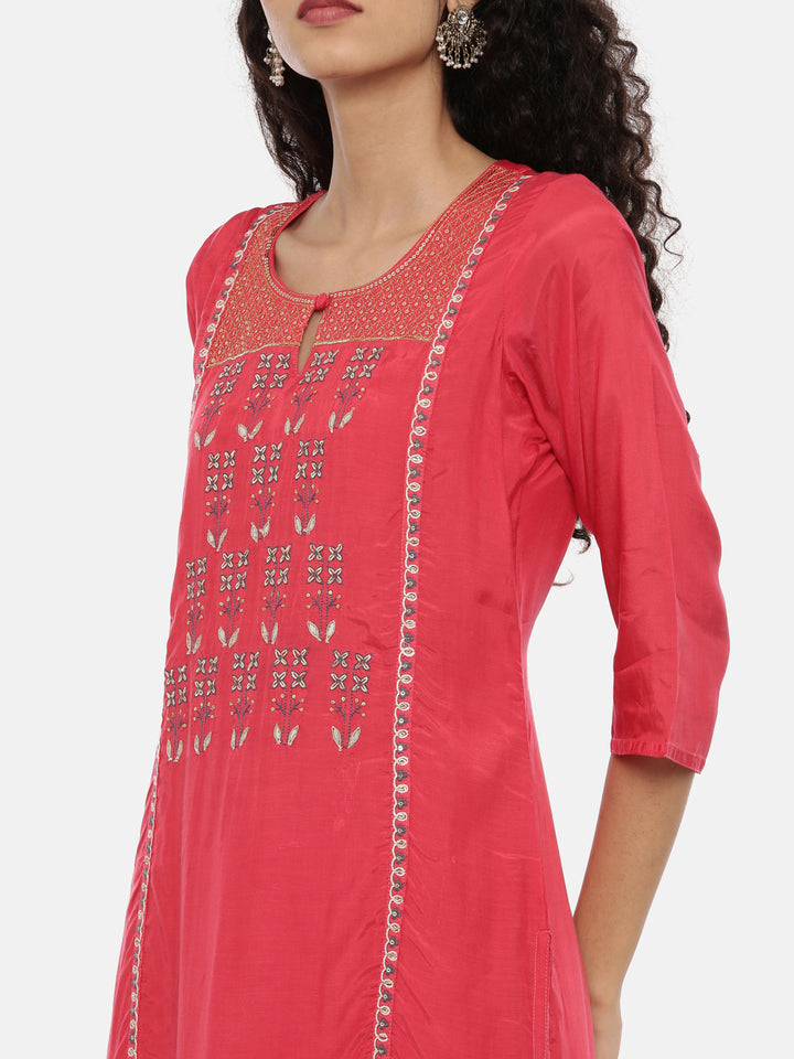 Neerus Coral Zari Straight Kurta