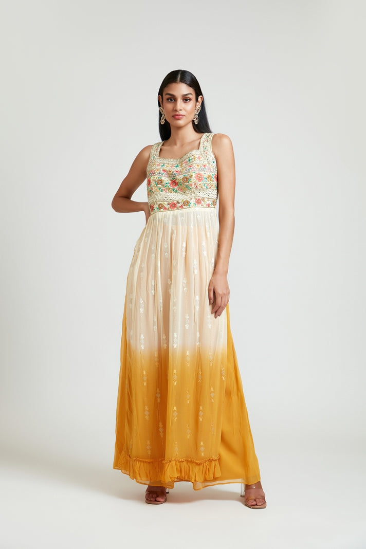 Neerus Women Georgette Cream Kurta Set